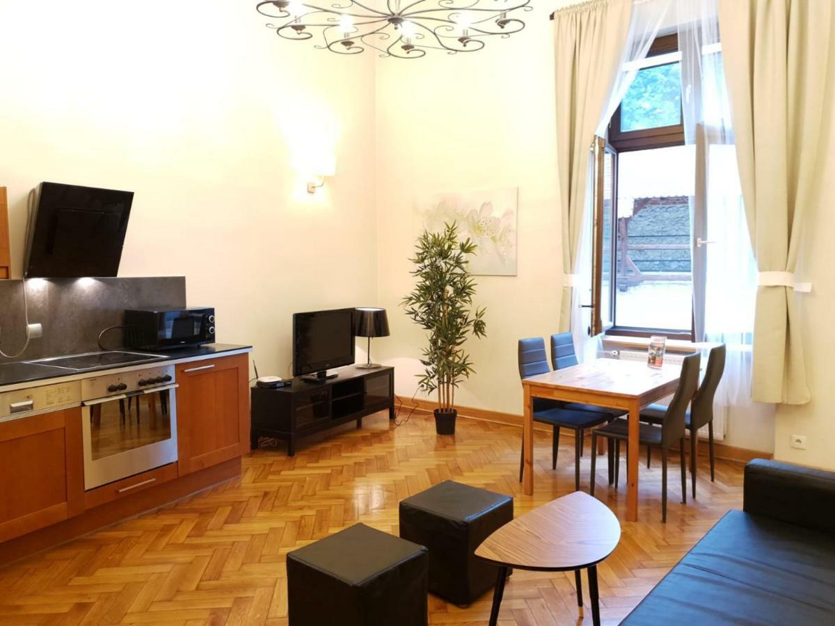Aparthotel Old City Krakkó Kültér fotó